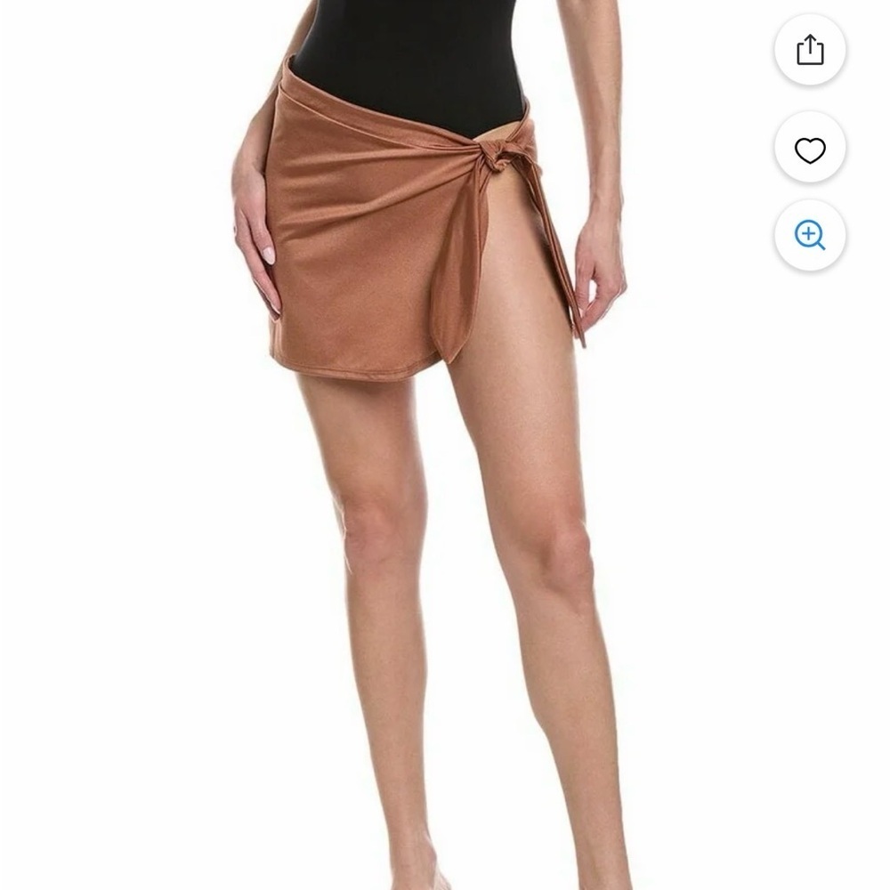NWT Mini Wrap Pareo in Cocoa
SOLID & STRIPED M/L
Color: Cocoa